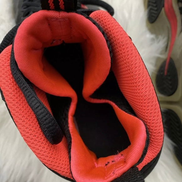 Women’s yeezy foamposites - Picture 4 of 4
